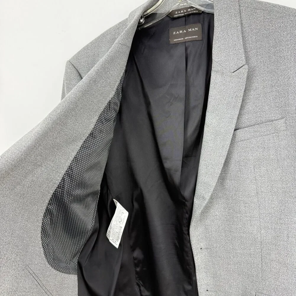 Zara Man Gray Blazer Men’s Size 42R EUR 52 Lined Two Button Suit Jacket